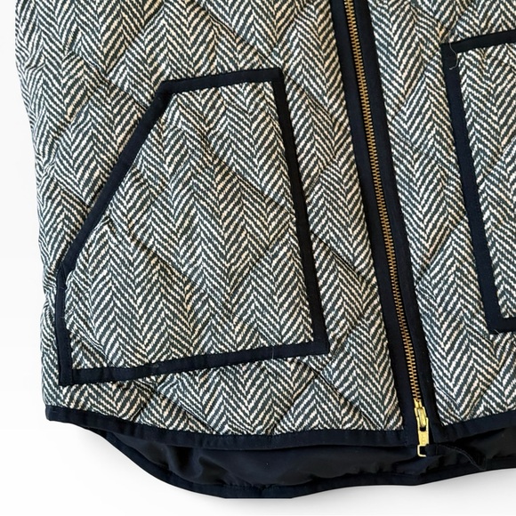 J Crew Excursion Blogger Favorite Quilted Down Fill Vest Herringbone Medium - Picture 8 of 14